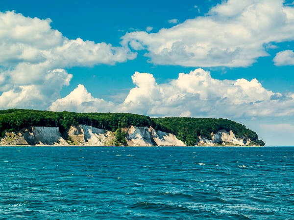 ruegen-ferienwohnung-ostsee-kreidefelsen